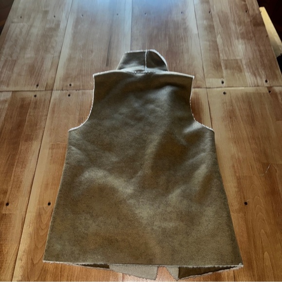 Elaine Turner Cream Sherpa Vest/Cardigan - Picture 4 of 4
